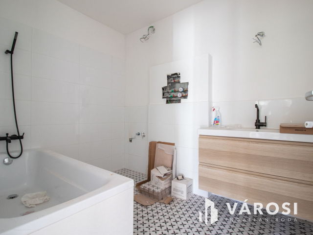 Kulcsrakész lakás Péterhegyen G-1-1