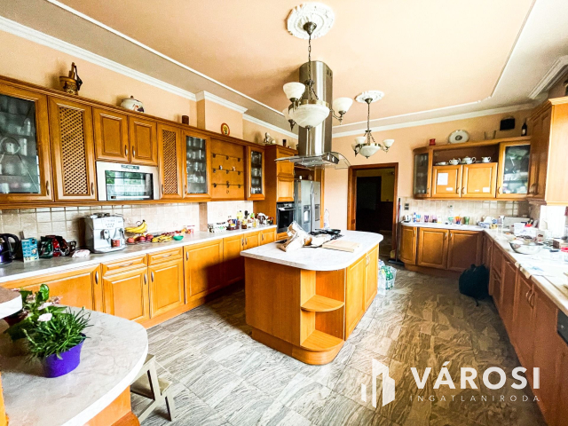 Eladó Kastély Siófokon!