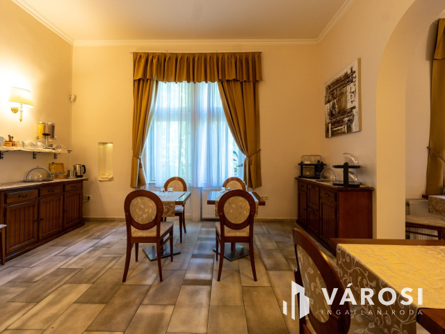 Jókai Villa Hotel eladó