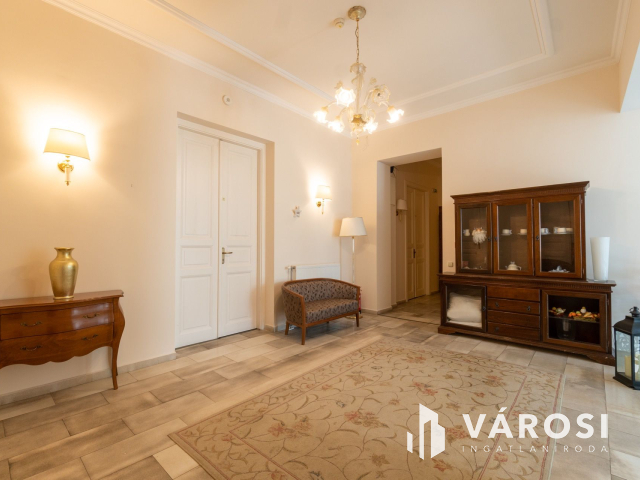 Jókai Villa Hotel eladó