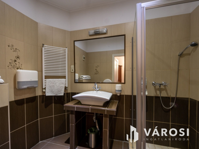 Jókai Villa Hotel eladó