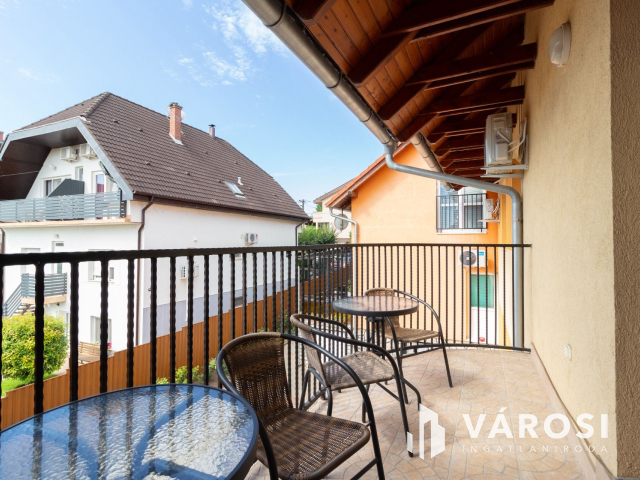 Eladó 6 lakásos családi ház Siófokon