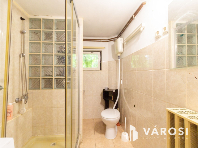 Eladó 3 szintes családi ház Zamárdiban