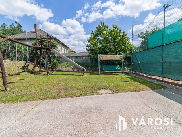 Bejáratott Sportlétesítmény eladó Sóskúton!