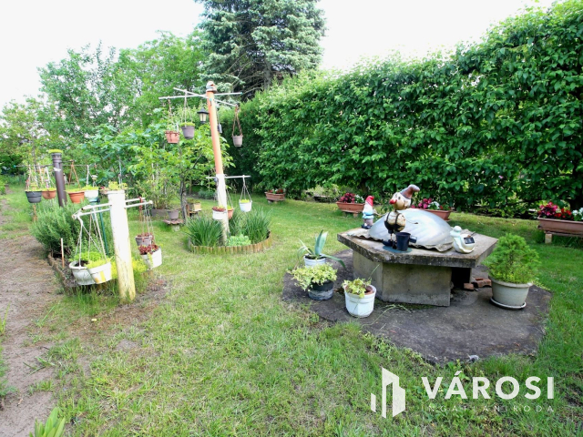 Édenkert Szeged kedvelt üdülő övezetében