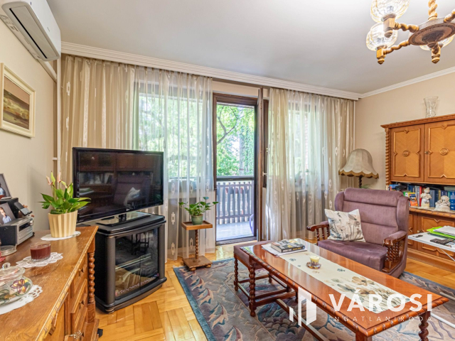 Belvárosi lakás saját kertrésszel