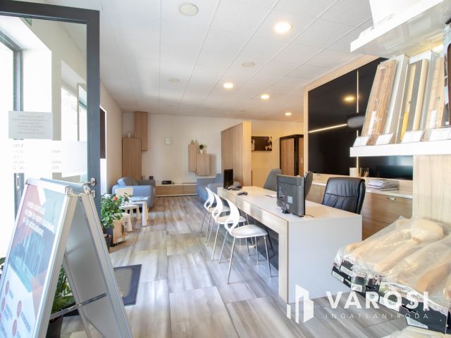 Forgalmas útvonalon 178 m2-es, igényesen felújított ingatlan