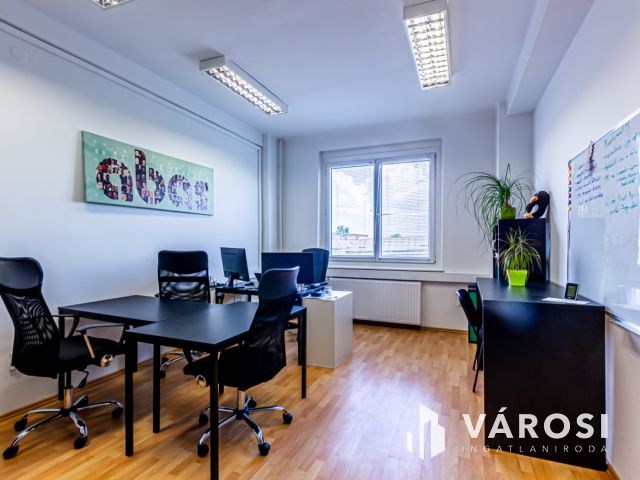 Kiadó 31 m2 alapterületű iroda modern irodaházban