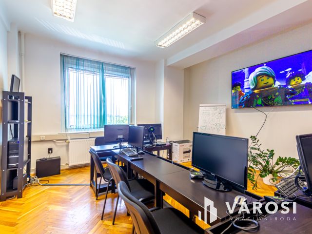 Kiadó 20 m2 alapterületű iroda modern irodaházban