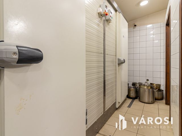 Bejáratott pizzéria, étterem meglévő ügyfélkörrel eladó!