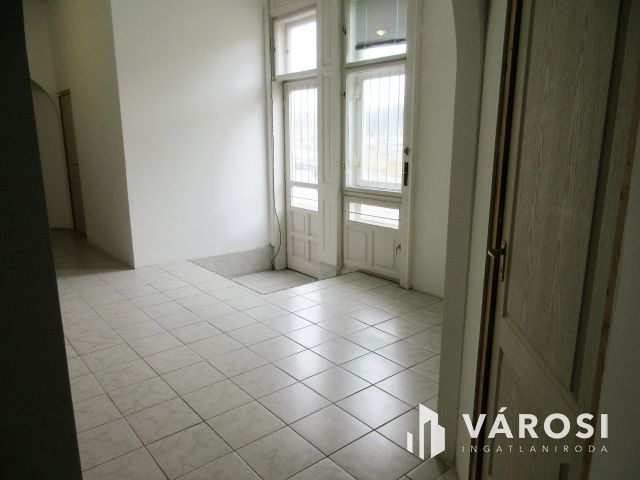 Bajai belvárosi polgári lakás