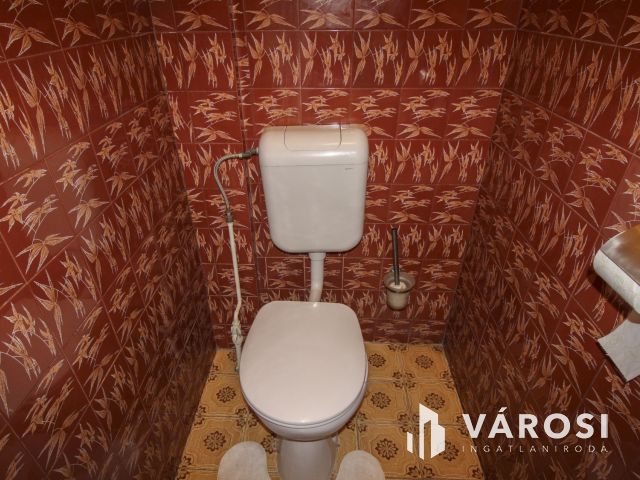 Kényelmes és praktikus: két szintes családi ház eladó