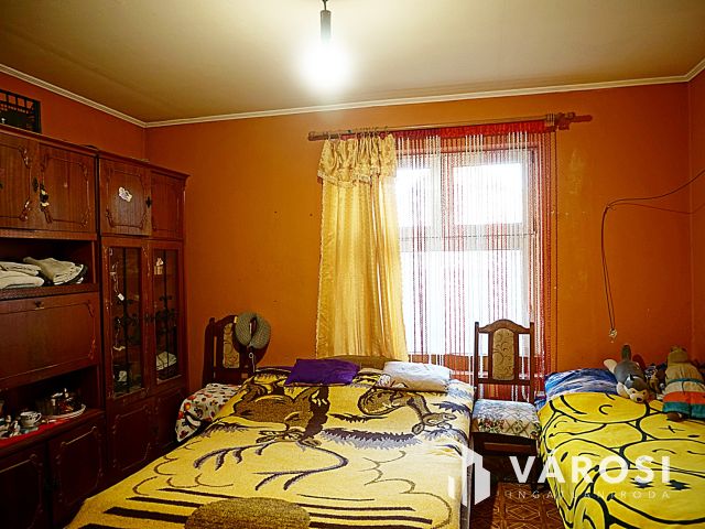 Részben felújított családi ház eladó!