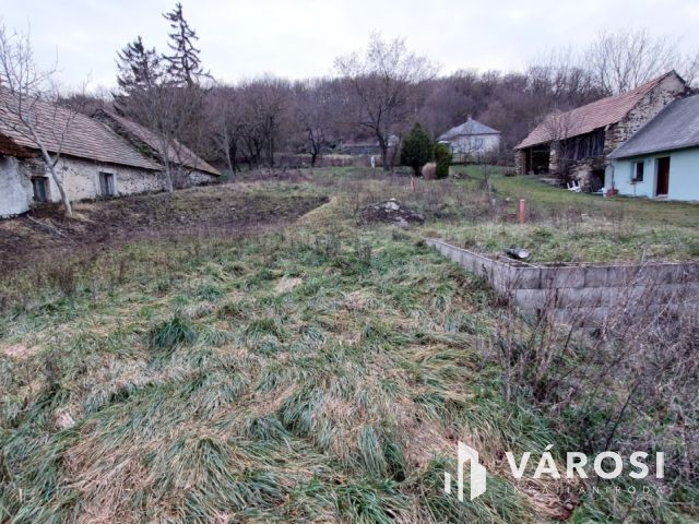 Telek engedélyes tervvel, közművekkel Taliándörögdön eladó