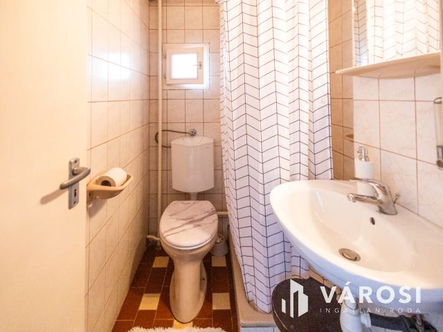 Apartmanház néhány lépésre a Várfürdőtől és a Kastélytól