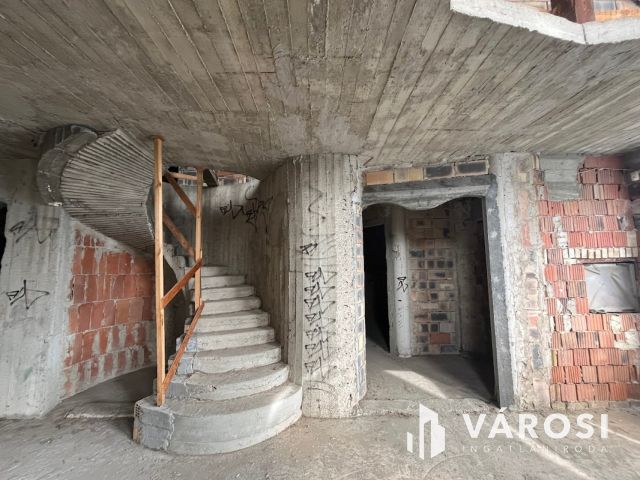 Debreceni, befejezésre váró luxus családi ház eladó!!!