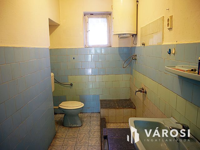 Kiváló elrendezésű ház Örkény központjában!