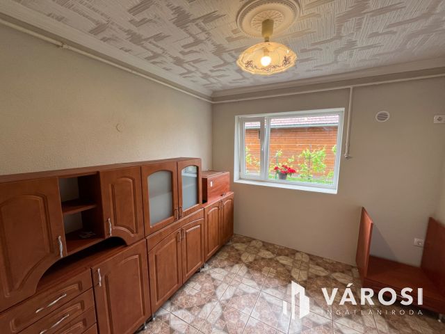 Debrecen Kerekestelepen szép rendezett ház eladó!
