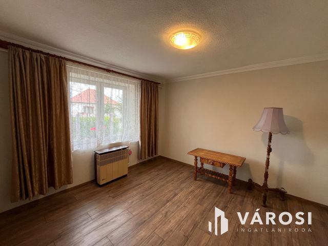 Debrecen Kerekestelepen szép rendezett ház eladó!