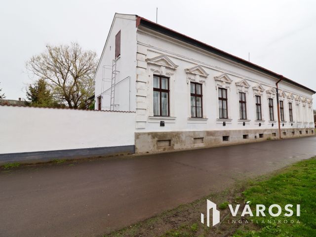 Patinás szállásépület Battonyán