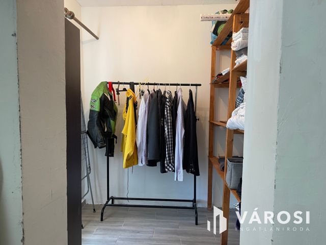 Saját ízlés szerint befejezhető parasztház eladó