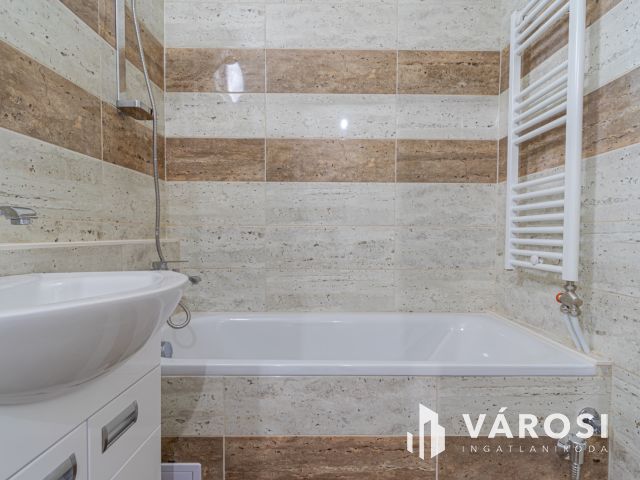 TELJESEN FELÚJÍTOTT 2 SZOBÁS PANEL LAKÁS A GÁZ UTCÁBAN