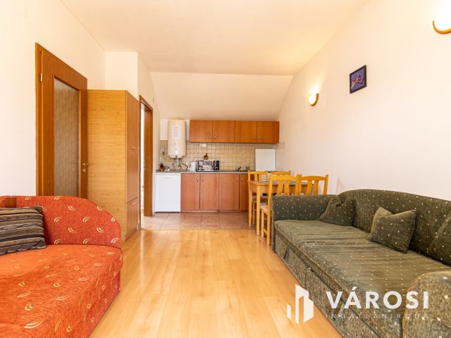 Eladó panzió saját parkolóval, nagy kerttel Bogácson!