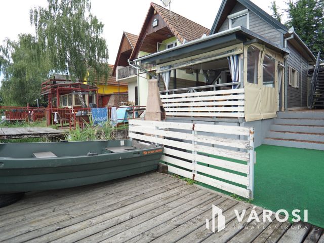 Gyékényesen vízparti hétvégi ház, nyaraló!