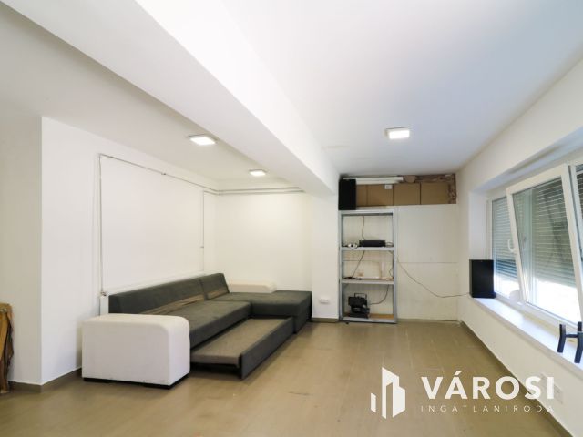 Működő apartman, raktár és telephely egyben!