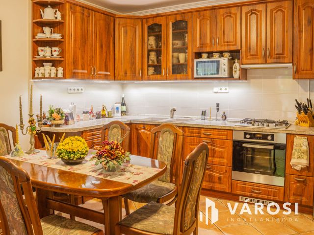 Tágas 2 szobás az I. emeleten garázs lehetőséggel