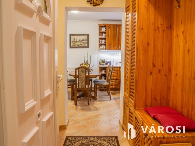 Tágas 2 szobás az I. emeleten garázs lehetőséggel