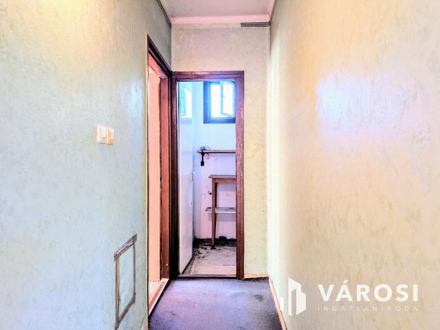 Nyaraló vagy  kis családi ház - Ön dönt!