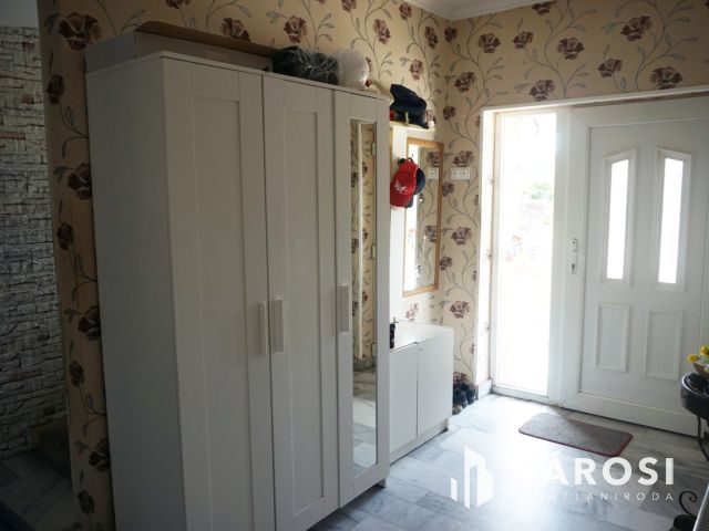 Több generációs családi ház kiváló állapotban eladó!