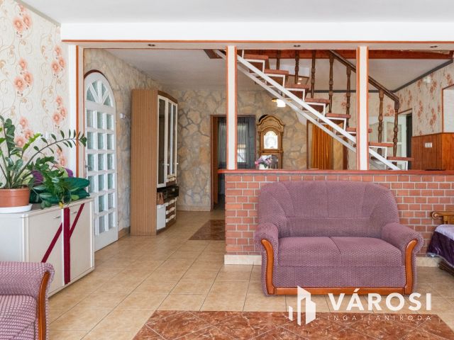 Kiváló lokáció, sokoldalúan hasznosítható ingatlan