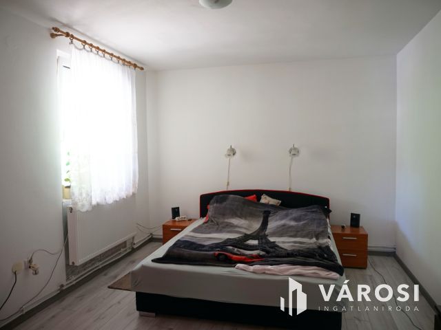 Kiváló házikó, idilli környezetben!