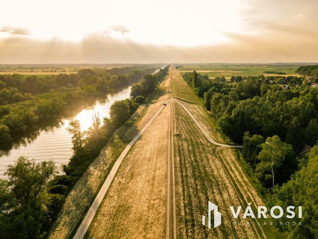 Eladó apartmanház-komplexum a Körösök mellett