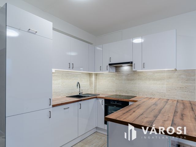 Magaslesen Újrokuson