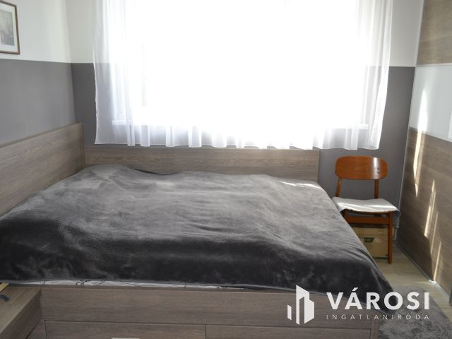 Újszerű 2+4 szobás földszinti kertkapcsolatos Balatonfüreden