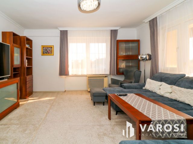 Eladó egy sokoldalúan hasznosítható ingatlan Orosházán!