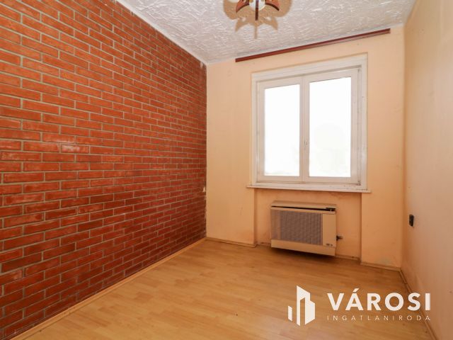 Eladó egy sokoldalúan hasznosítható ingatlan Orosházán!