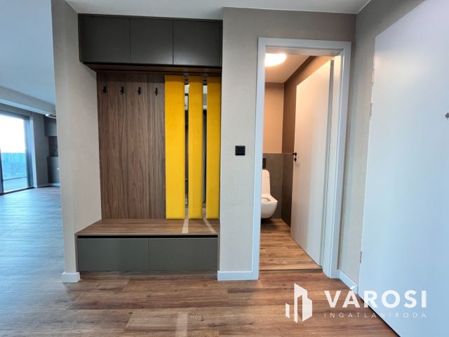 Ébredj a város felett – 91 m² luxus az Egyetem Towerben