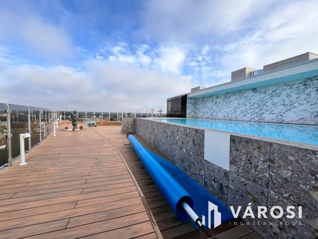 Ébredj a város felett – 91 m² luxus az Egyetem Towerben