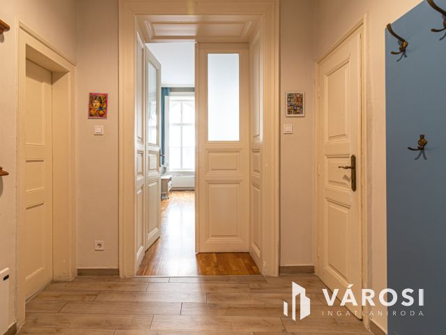 65 m2-es jó állapotú lakás a Nagy Diófa utcában!