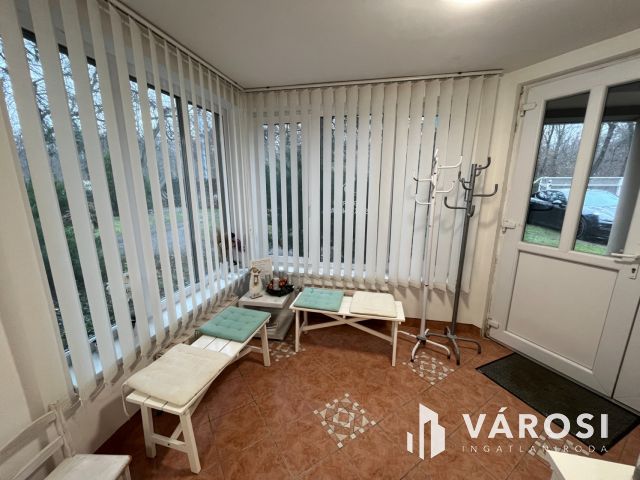 Debrecen Nagyerdő nagyon frekventált részén, rendelő!