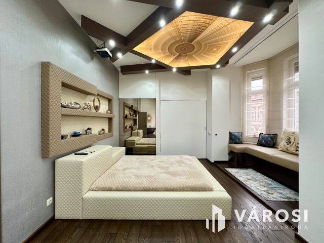 Zeneakadémiával szemben luxuslakás eladó!