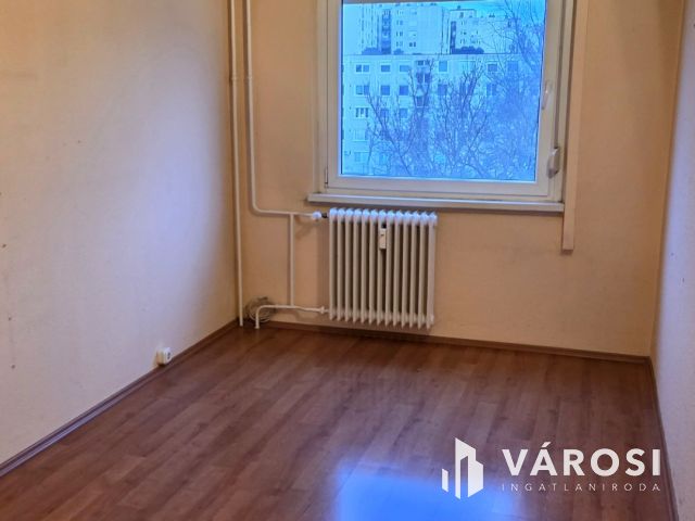 Jó ár!!!!Befektetésnek,családi otthonnak Debrecen Vénkert