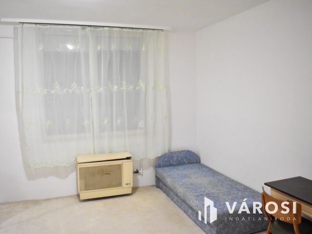 2 szobás, erkélyes lakás a Budapest krt-on!