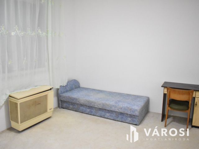 2 szobás, erkélyes lakás a Budapest krt-on!