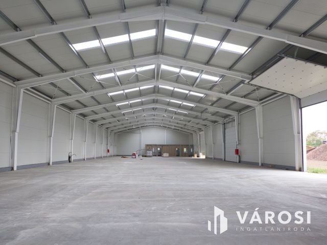 1350 m2-es csarnok kiadó