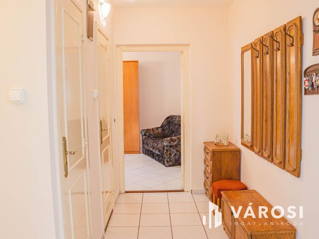 Napfényes 2 szobás  felújított a Tiszánál